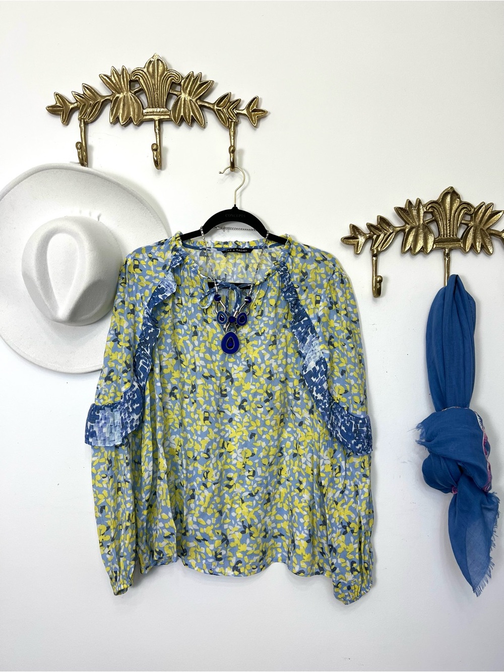 Shabby chic Floral Ruffle Tie-Neck Women's Blouse in Yellow and Blue Xl ptp 25”